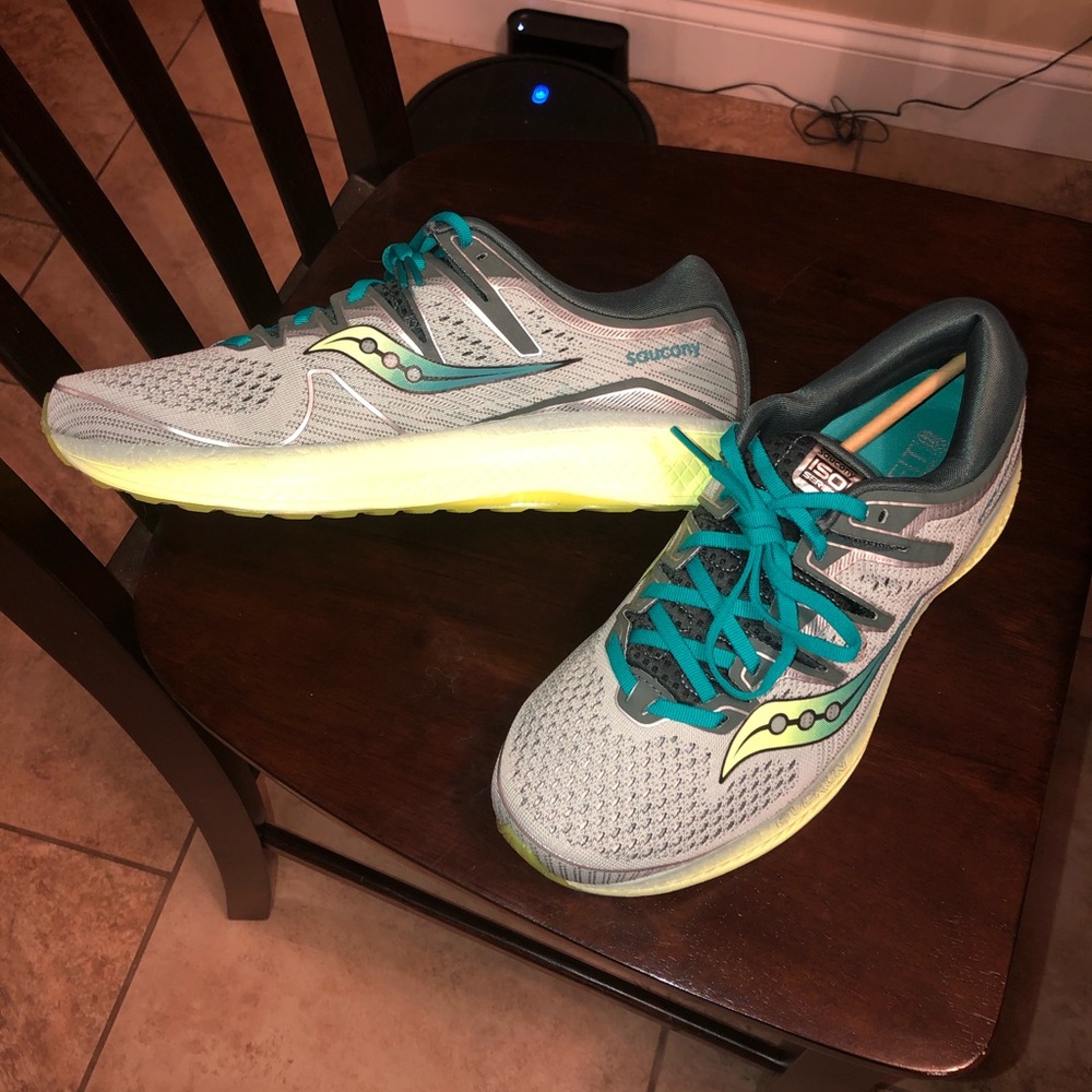 BNIB Saucony Triumph ISO 5